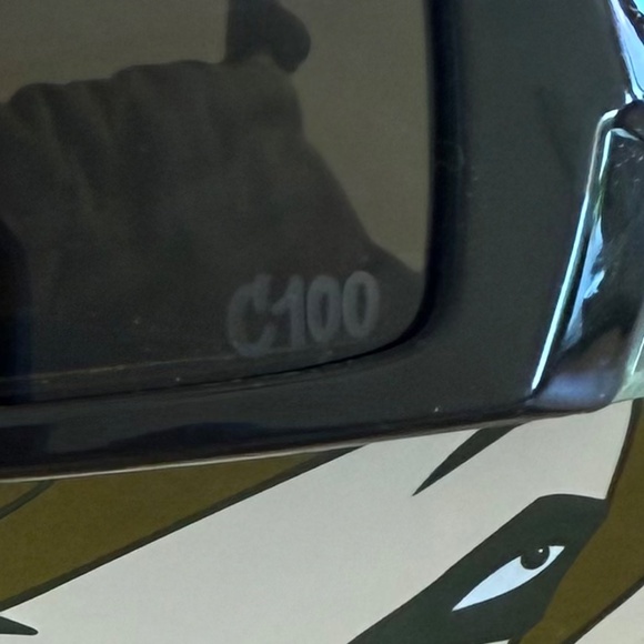 Ultra RARE - NIB - OAKLEY Gascan - C100 - Limited Artist Edition (only 500 made) - Picture 4 of 7